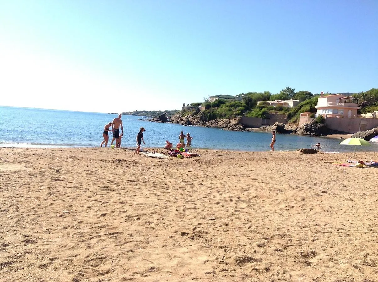Appartement Charmant A Frejus 40 M² Proche Du Jardin 0*,