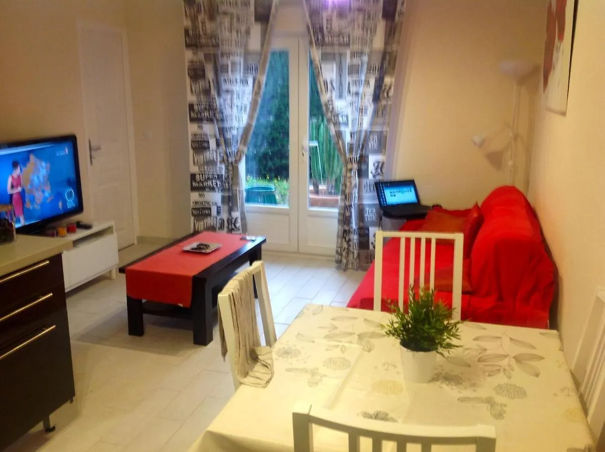 Apartment Appartement Charmant A Frejus 40 M² Proche Du Jardin