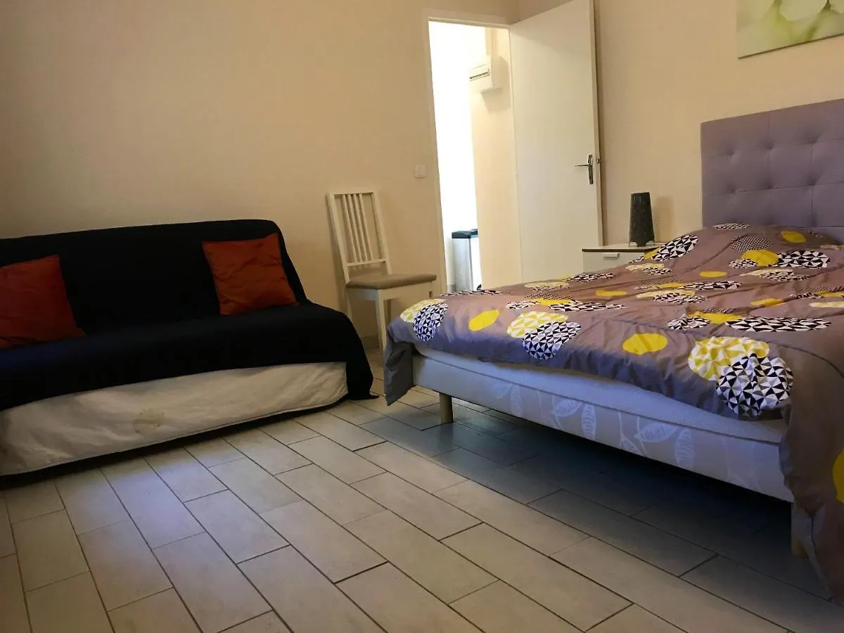 Appartement Charmant A Frejus 40 M² Proche Du Jardin 0*,  France
