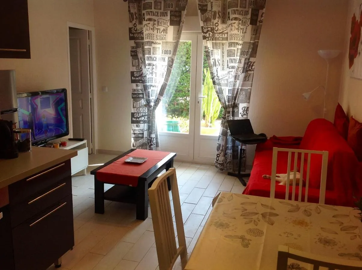 Appartement Charmant A Frejus 40 M² Proche Du Jardin