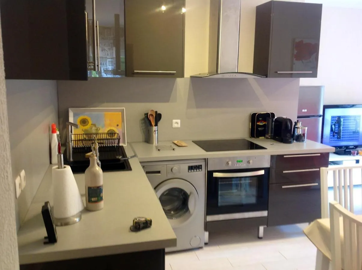 Apartment Appartement Charmant A Frejus 40 M² Proche Du Jardin France