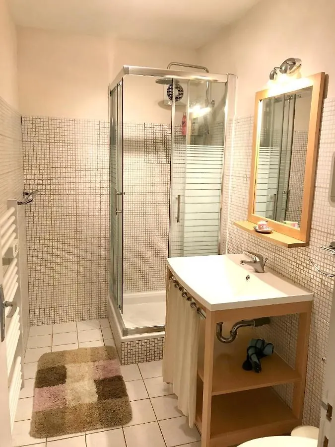 Apartment Appartement Charmant A Frejus 40 M² Proche Du Jardin