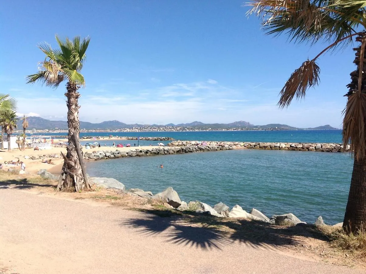 Apartment Appartement Charmant A Frejus 40 M² Proche Du Jardin