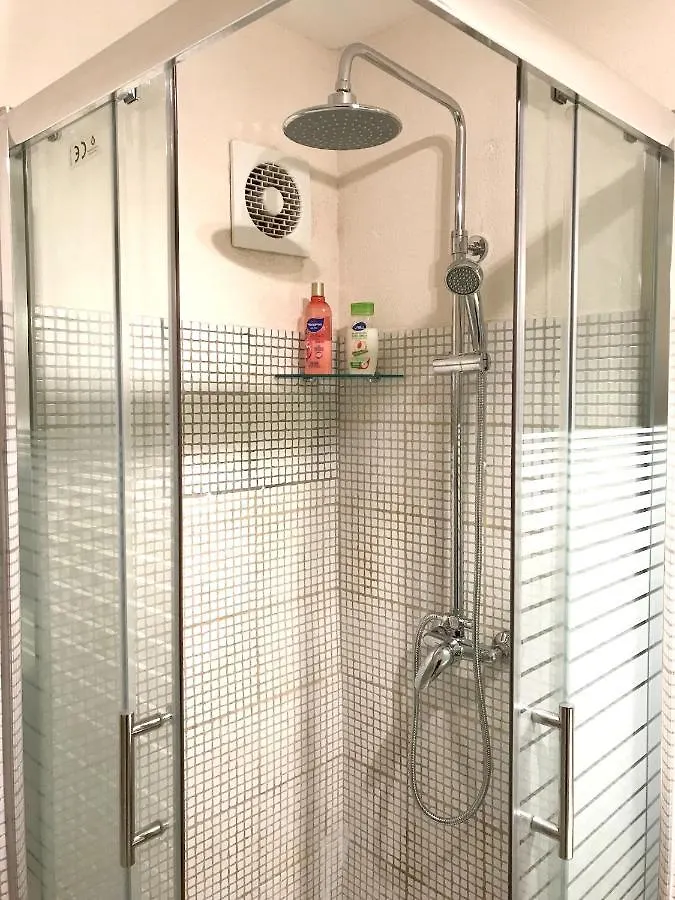Appartement Charmant A Frejus 40 M² Proche Du Jardin