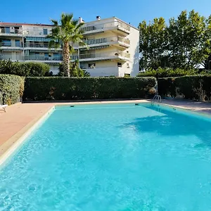 De Standing Climatise, Avec Piscine, Proche De La Apartment